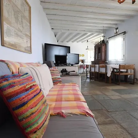 וילה Evilion Traditional House *