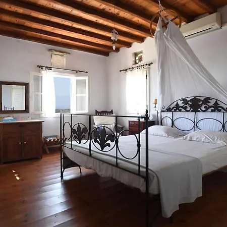 וילה Evilion Traditional House *