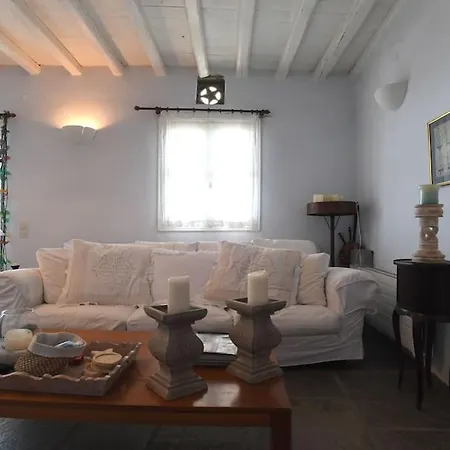 Evilion Traditional House וילה