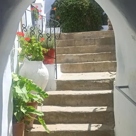 Evilion Traditional House וילה