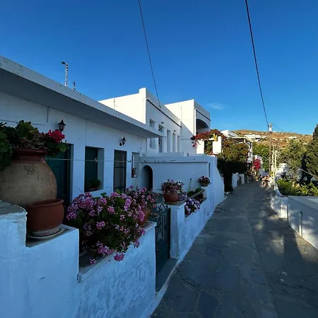 Evilion Traditional House וילה