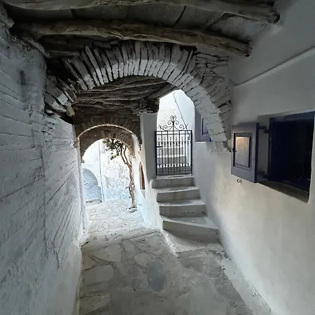 Evilion Traditional House וילה *