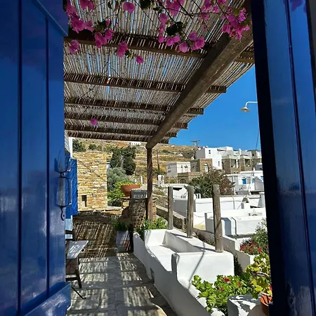 וילה Evilion Traditional House *